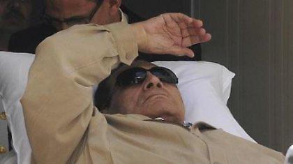 Δύο ανακοπές υπέστη ο Μουμπάρακ