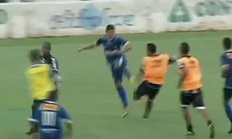 Δώδεκα αποβολές σε ματς στη Βραζιλία (video)