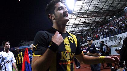 Πάλι καλά που ο Μανωλάς… ήθελε να πάρει λεφτά η ΑΕΚ