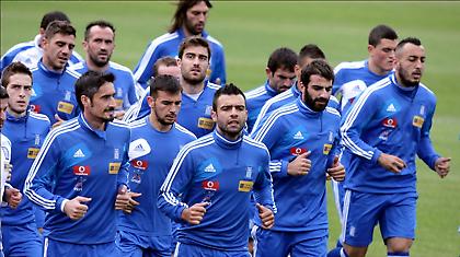 «Κλειστά χαρτιά» από Σάντος