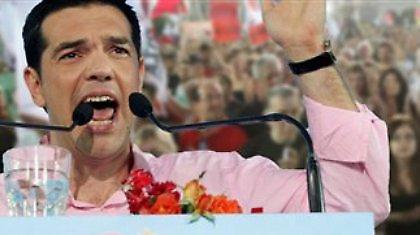 Και νέες εγγυήσεις Τσίπρα για μισθούς, συντάξεις