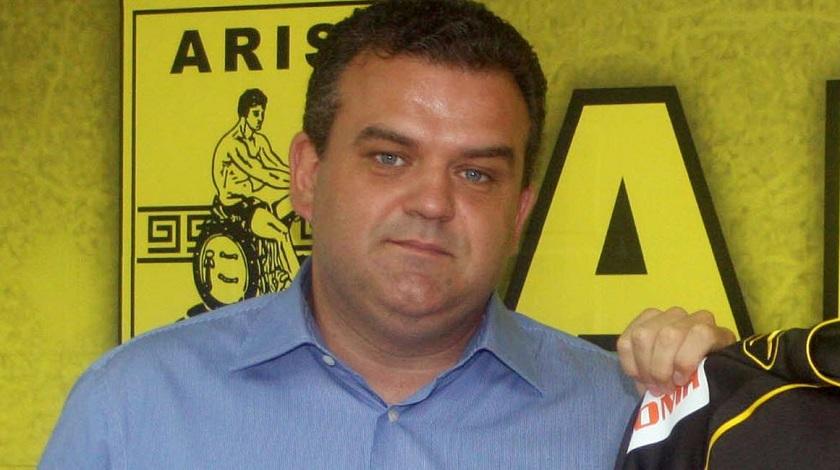 Μόνος του για όλα