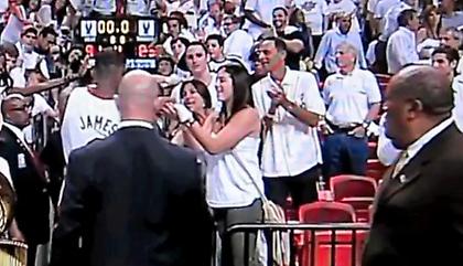 Αυτό θα πει… λατρεία για Λεμπρόν (video)