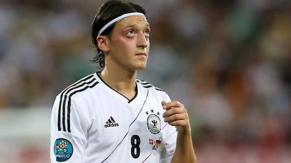 «Ο Eζίλ δεν είναι Γερμανός»!