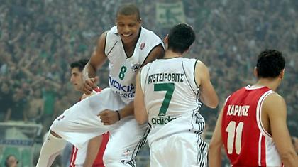 Όλα βάφτηκαν πράσινα! (video)