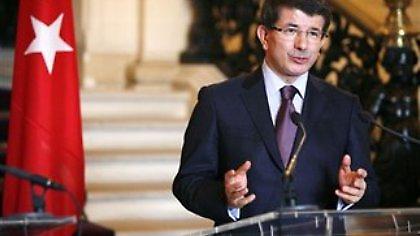 Θέμα «τουρκικής» μειονότητας βάζει και πάλι ο Νταβούτογλου