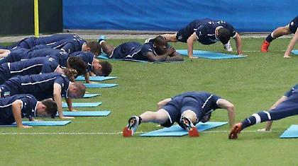 Ο Μπαλοτέλι ξεκουράζεται στην προπόνηση!