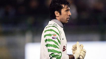 Δεν «βλέπει» πέναλτι ο Μπουφόν