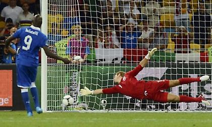 Μπαλοτέλι ο… εύστοχος!