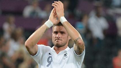 Υπογραφές και ανακοινώσεις για Ζιρού