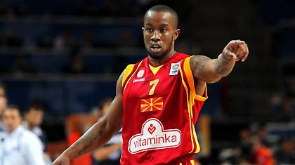 Προστέθηκε και ο ΜακΚάλεμπ