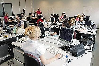 Το Δημόσιο «παγώνει» πληρωμές και επιστροφές φόρου