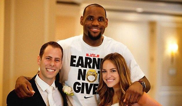 Αυτό είναι… γαμήλιο δώρο