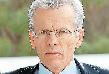 Εισαγγελέας για τα λεφτά στα κόμματα!