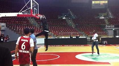 O Μπολτ στους Χάρλεμ Γκλομπτρότερς!