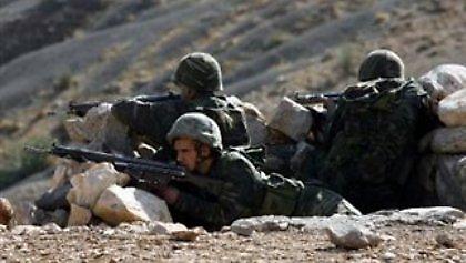 Τουρκικά στρατεύματα στα σύνορα Τουρκίας-Συρίας