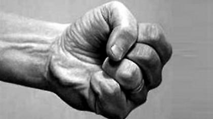 Κουκουλοφόροι χτύπησαν τουρίστες στο Ηράκλειο