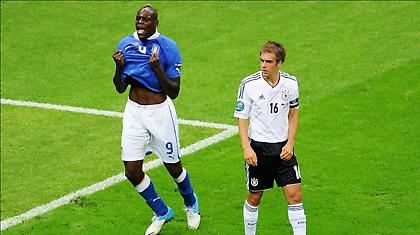 Μέρκελ σε… θέλει, πολύ ο Μπαλοτέλι