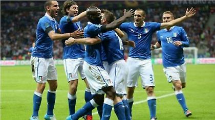 Η Ιταλία παίζει κατενάτσιο; Ας γελάσω...