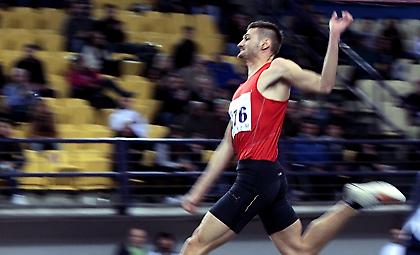 Διπλός αποκλεισμός στο μήκος