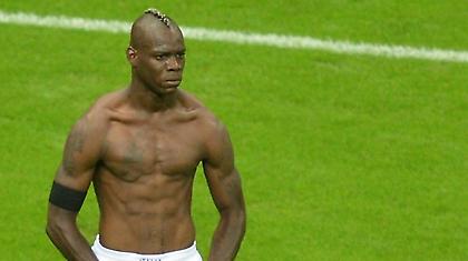 Μπαλοτέλι: «Μου έδειξε κίτρινη γιατί με ζηλεύει»