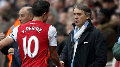 Διαψεύδει για Φαν Πέρσι ο Μαντσίνι