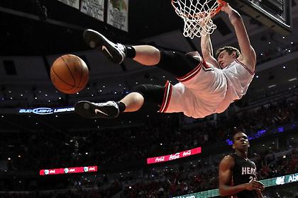 Στους Ρόκετς ο Ασίκ