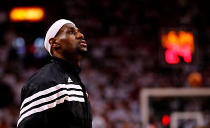 Υπόκλιση του «βασιλιά» στην Ισπανία