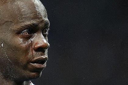 Έφυγε οργισμένος, γύρισε κλαμένος (video)