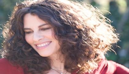 Ελευθερία Αρβανιτάκη: «Το Μνημόνιο ‘στραγγαλίζει’ τον κόσμο…»