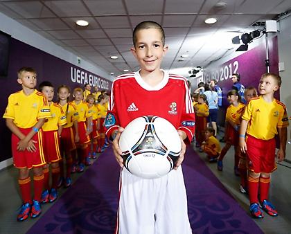 100.000 δολάρια δωρεά η Kia μέσω EURO 2012