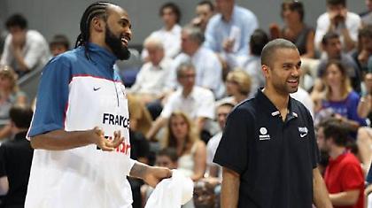 Όλοι μέσα εκτός από τον Νοά!