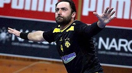 Ανανέωσε ο Μπακαούκας