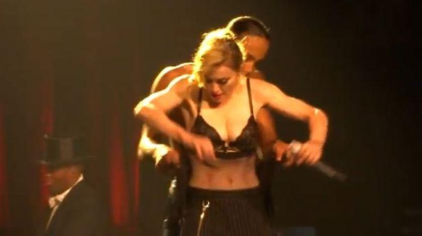 Και… κλάμα η βασίλισσα της ποπ (video)