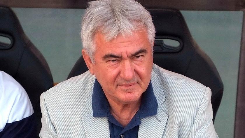 Σε γνώριμα «μονοπάτια»