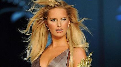 Το σέξι σούπερ μόντελ και ο μπασκετμπολίστας μπαμπάς