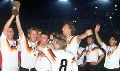 Τα «πάντσερ» έκαναν τον Μαραντόνα να κλάψει (video)