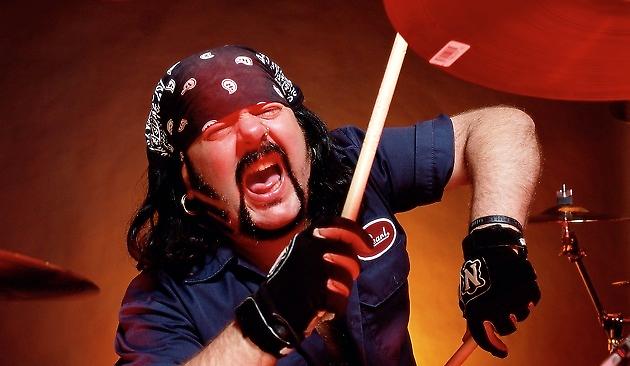 O Vinnie Paul μιλάει για τους Hellyeah και τους Pantera