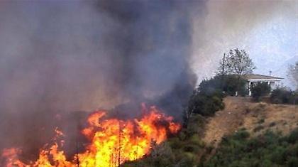 Φωτιά στο Καλέντζι Κορινθίας