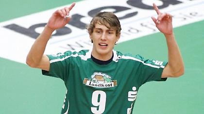 Έκλεισε τον... Γερμανό του ο Φοίνικας Σύρου