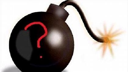 Τέσσερις «ερυθρόλευκες βόμβες» (video)