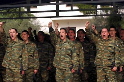 Χρυσή Αυγή: «Θητεία και οι γυναίκες»!