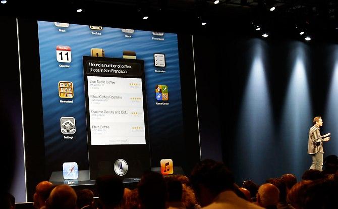 Η Microsoft κοροϊδεύει το Siri