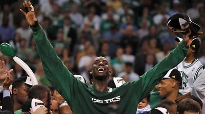 Για πάντα στους Σέλτικς ο Γκαρνέτ!