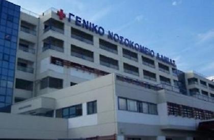 Απειλεί να πηδήξει από το μπαλκόνι νοσοκομείου!