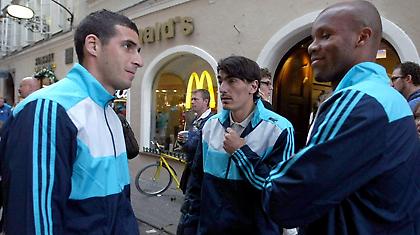 «Δένει» αμυντικά, ψάχνει για επιθετικό ρολάρισμα