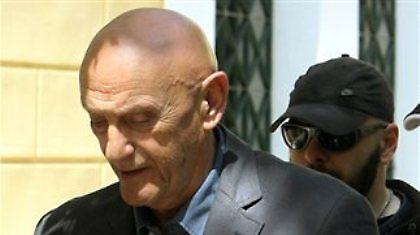 «Καίει» τον Άκη ο ξάδερφός του