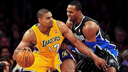 Προχωρά του Χάουαρντ στους Λέικερς