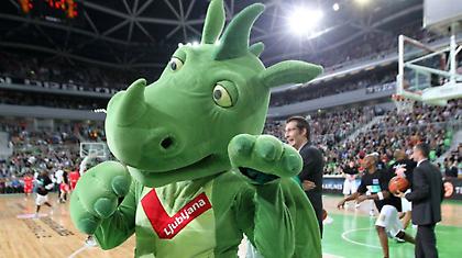 Πλήρωσε και παίζει!