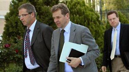 Καταφθάνει η τρόικα με άγριες διαθέσεις!